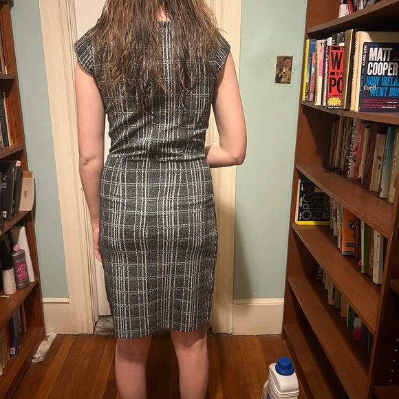 Banana Republic sheath dress, size 0, NWT - Picture 4 of 5